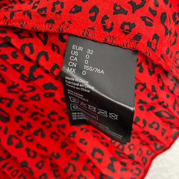 H&M Womens Size 0 Red Animal Print Sleeveless Scoop Neckline Camisole - Picture 4 of 16